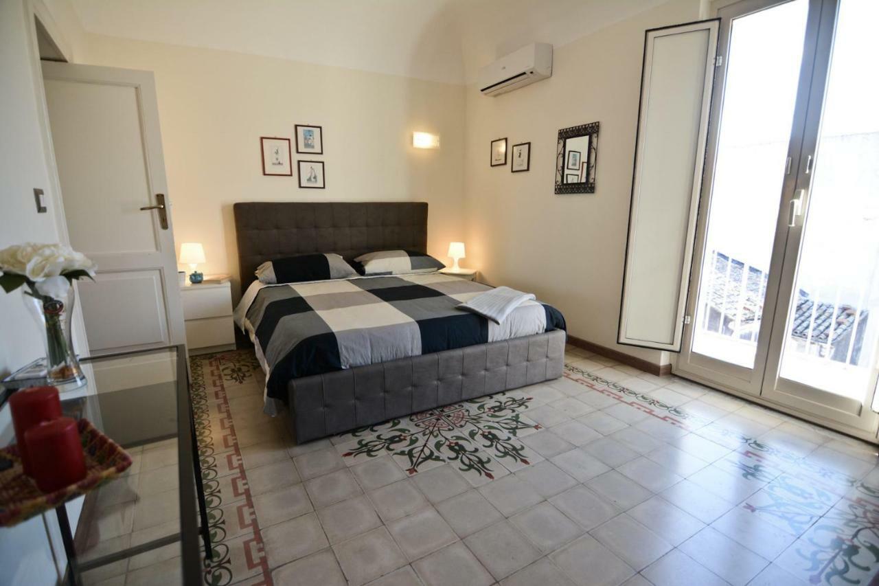 Attico Agora - Elegante Duplex Nel Cuore Di Катания Екстериор снимка